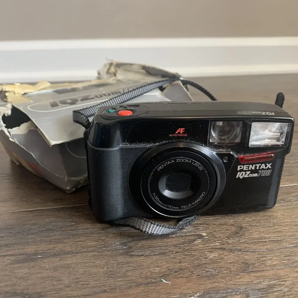 Pentax IQZoom 700 35mm Point & Shoot Film Camera Black Untested As Is